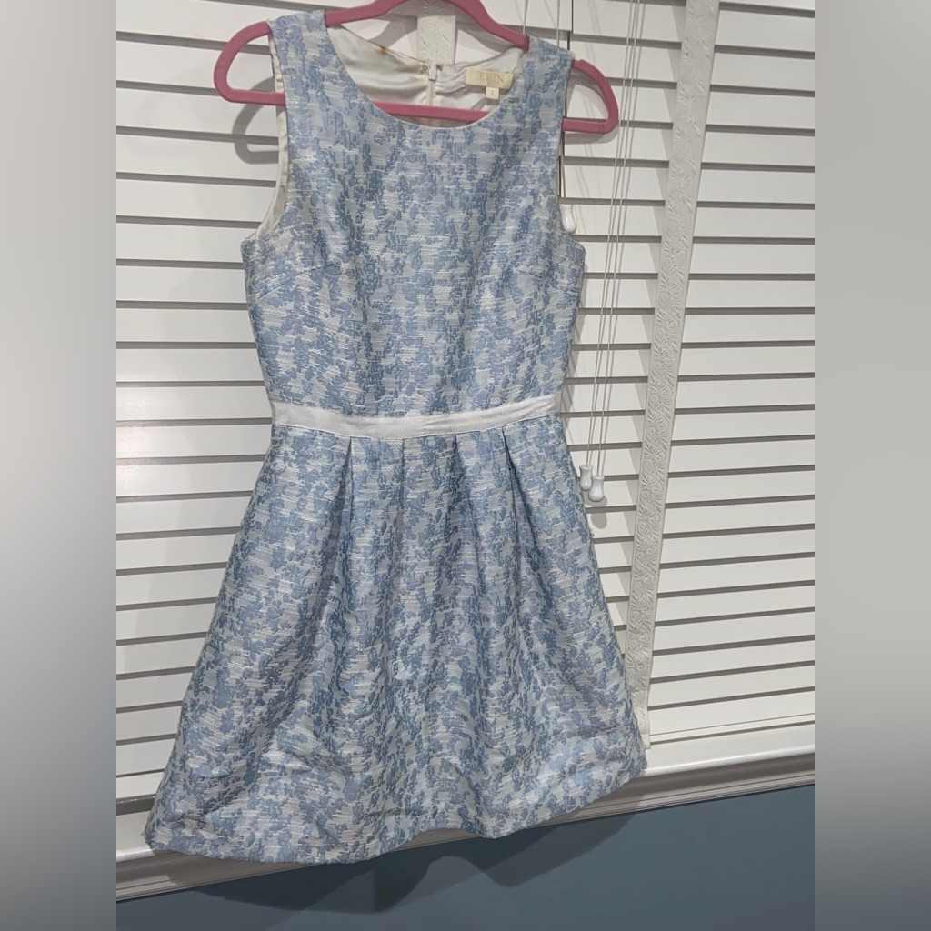 Erin By Erin Fetherstone Size 6 Dress